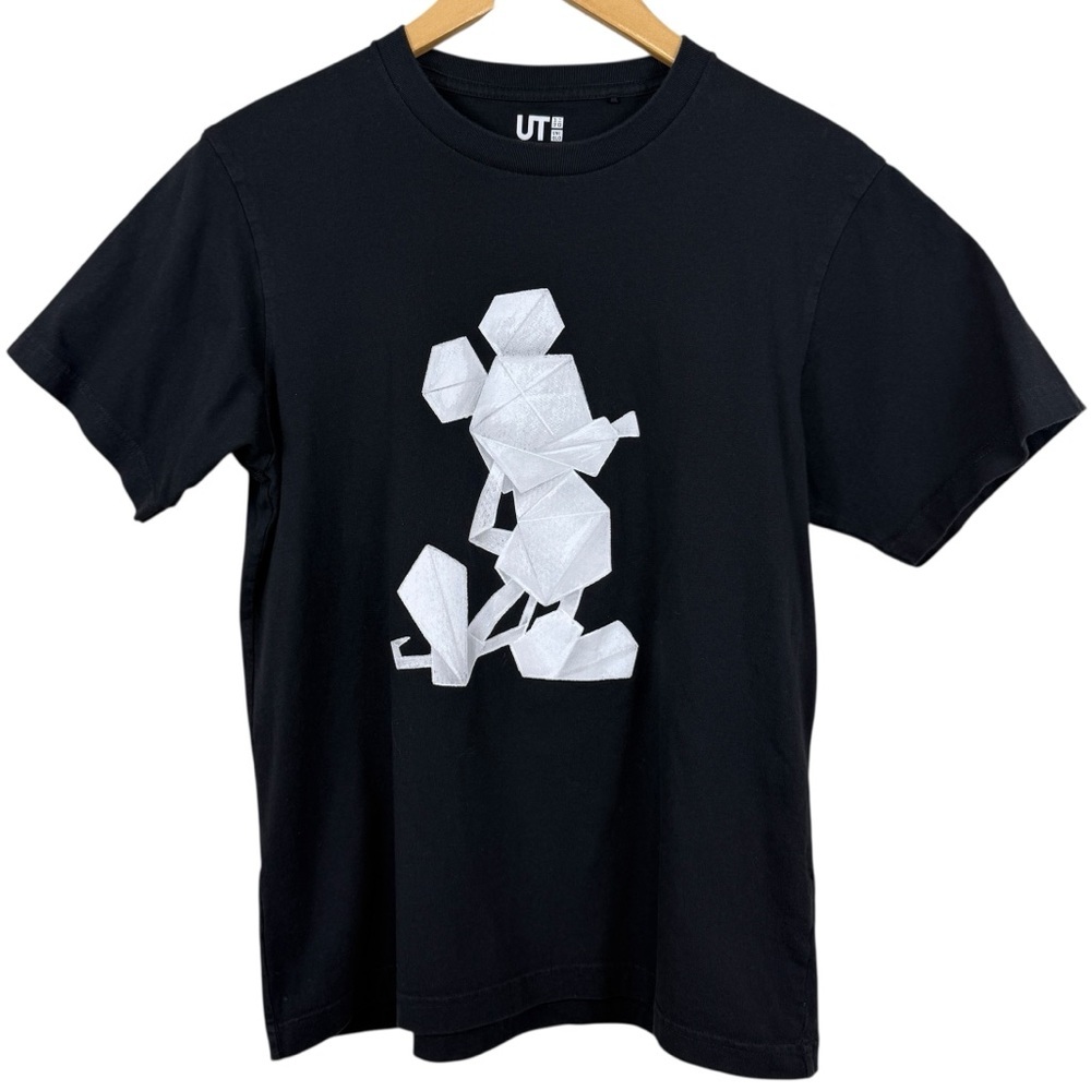 Uniqlo Disney Mickey Mouse Black and White UT Graphic Tee Shirt Unisex Small